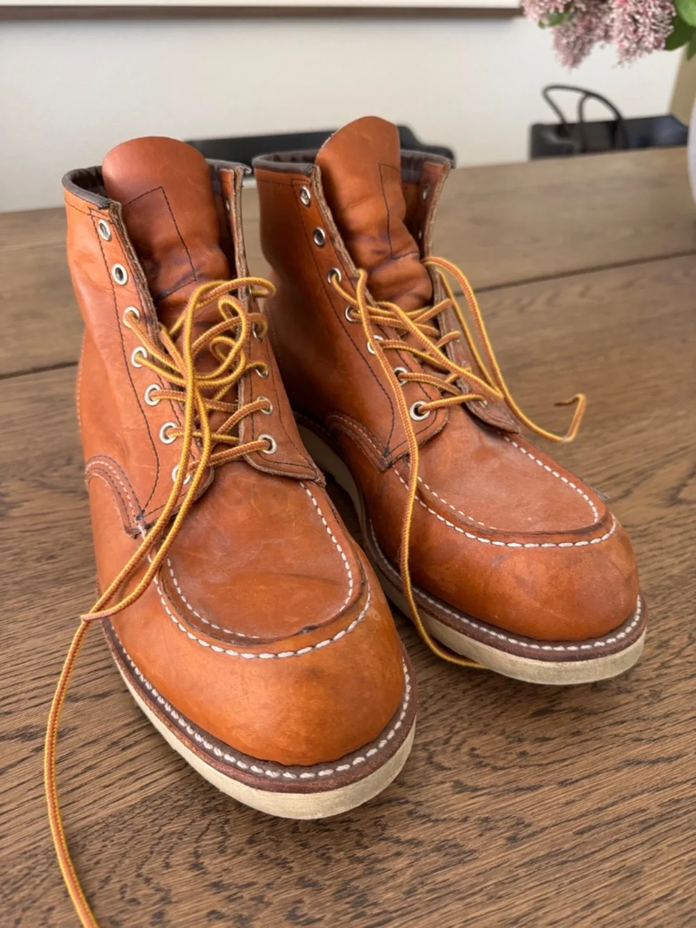 Red Wing Men's Boot in Oro Legacy Leather